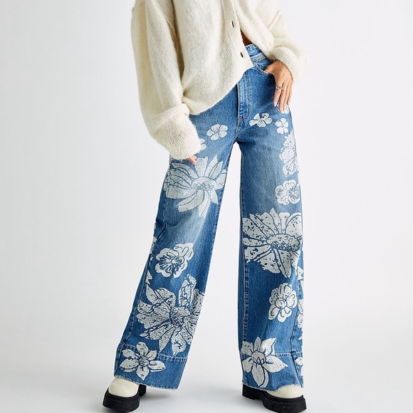 SOLD NWT Free People Talia Trouser Flare Jeans size 25 - Picture 1 of 6